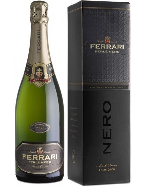 Игристое вино Ferrari, "Perle Nero", Trento DOC, 2006, gift box